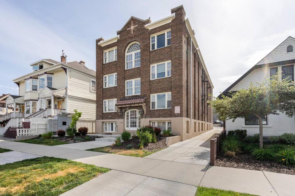 Apartment Lady Madonna Sage Flat Salt Lake City